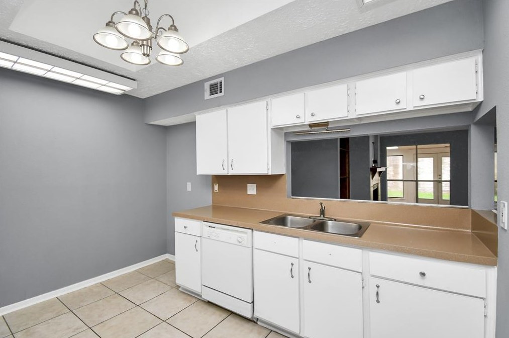 7018 Marisol Dr, Houston TX  77083-2306 exterior