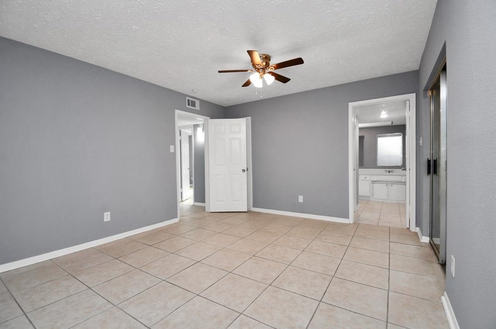 7018 Marisol Dr, Houston TX  77083-2306 exterior