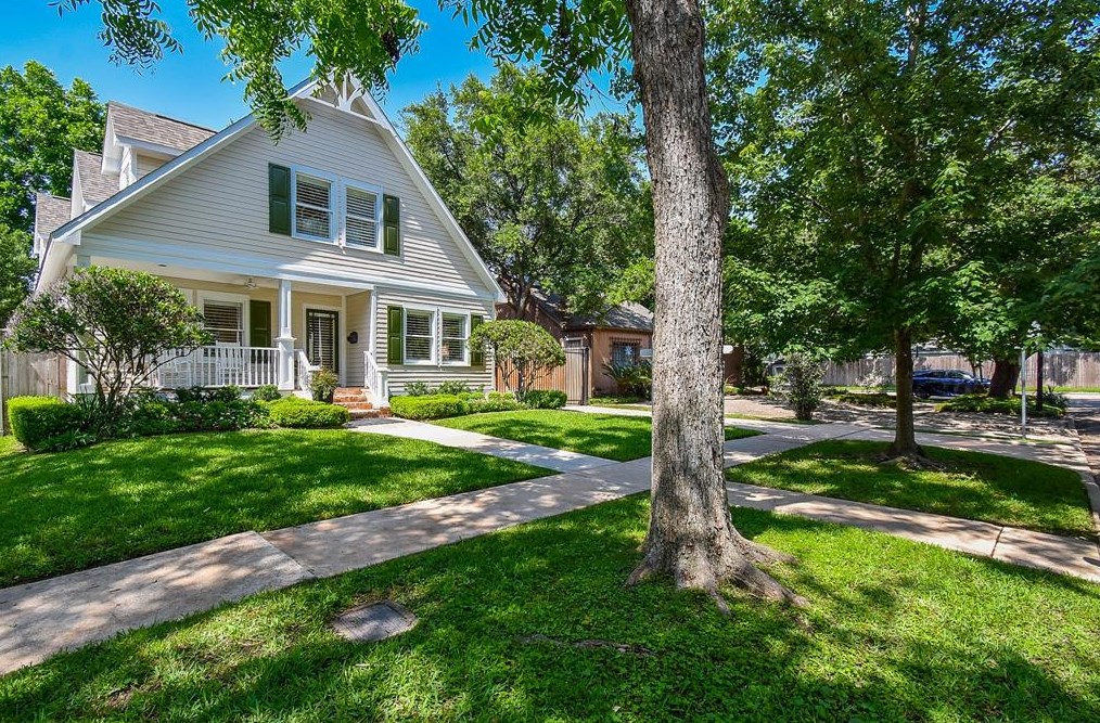 2606 Arbuckle St, Houston, TX 77005-3930