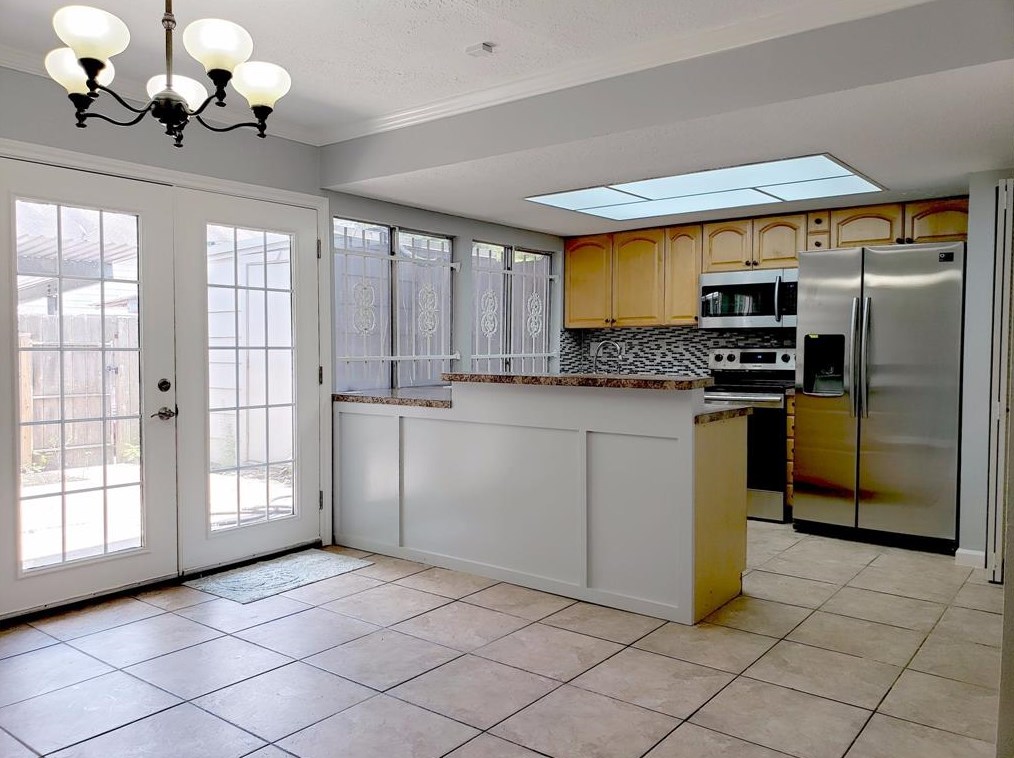 10837 Sandpiper Dr, Houston, TX 77096