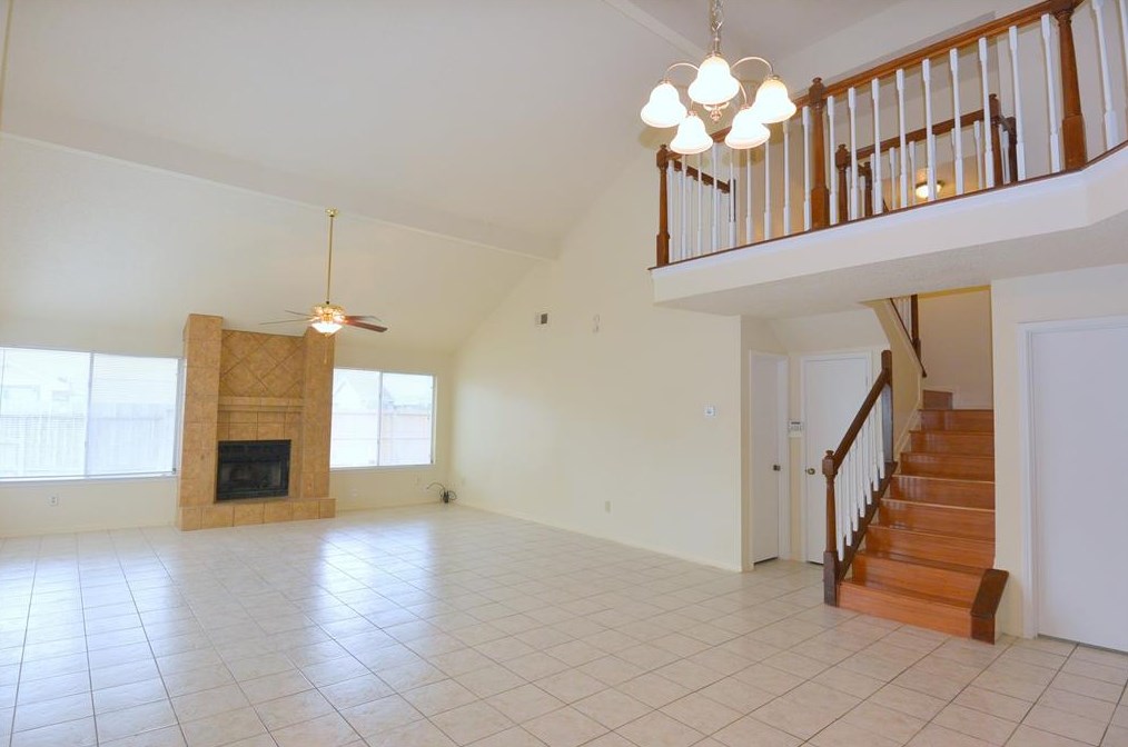 3242 Greenpark Dr, Houston TX  77082-2237 exterior