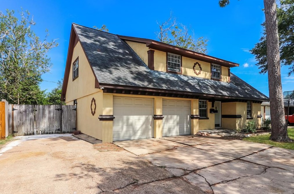 2503 Blueberry Ln, Pasadena TX 77502-5451 exterior