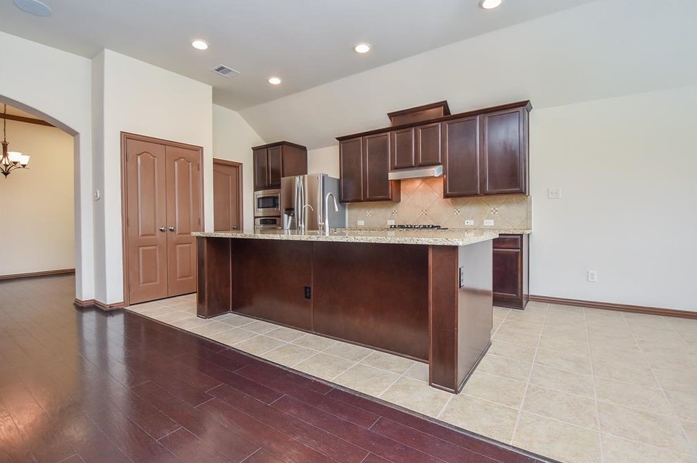 2226 Ascot Ln, Sugar Land TX  77479-6686 exterior