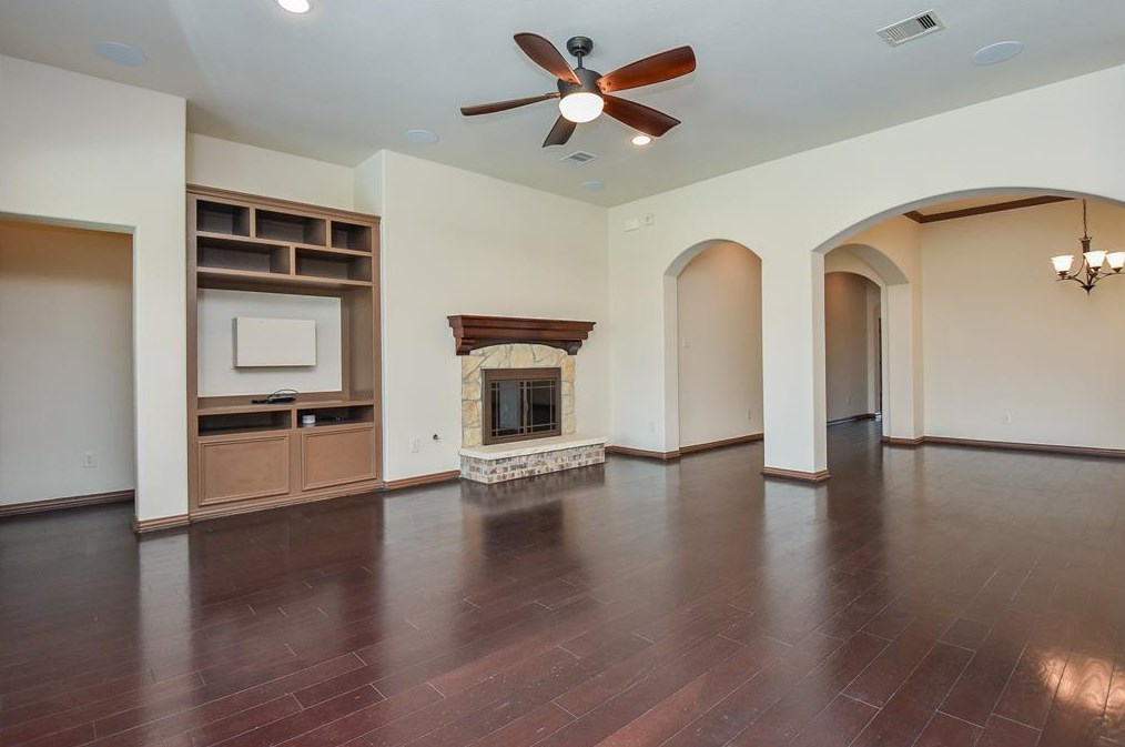 2226 Ascot Ln, Sugar Land TX  77479-6686 exterior