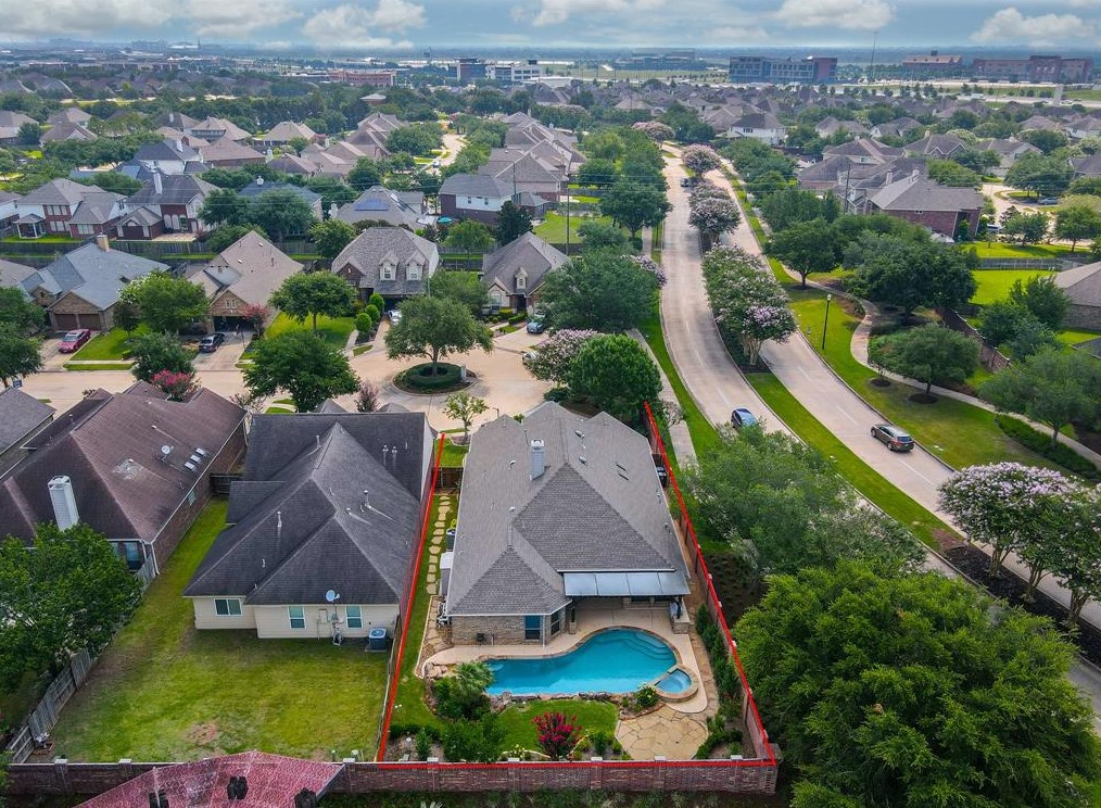 2226 Ascot Ln, Sugar Land TX  77479-6686 exterior