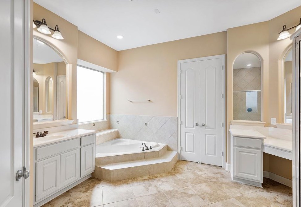 14407 Kingston Fls Ln, Humble TX 77396-1930 exterior