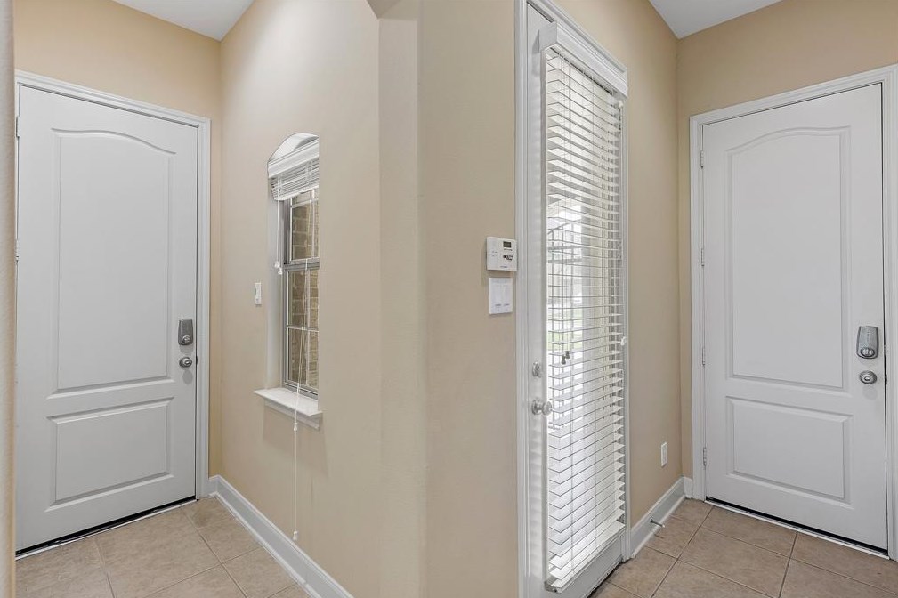 14407 Kingston Fls Ln, Humble TX 77396-1930 exterior