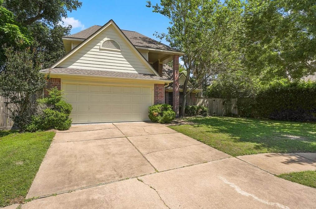 9819 Canterhurst Cir, Houston, TX 77065-4370