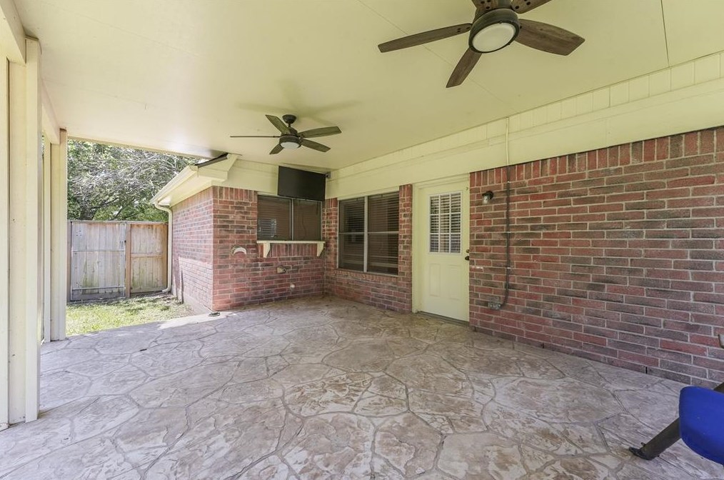 9819 Canterhurst Cir, Houston TX  77065-4370 exterior