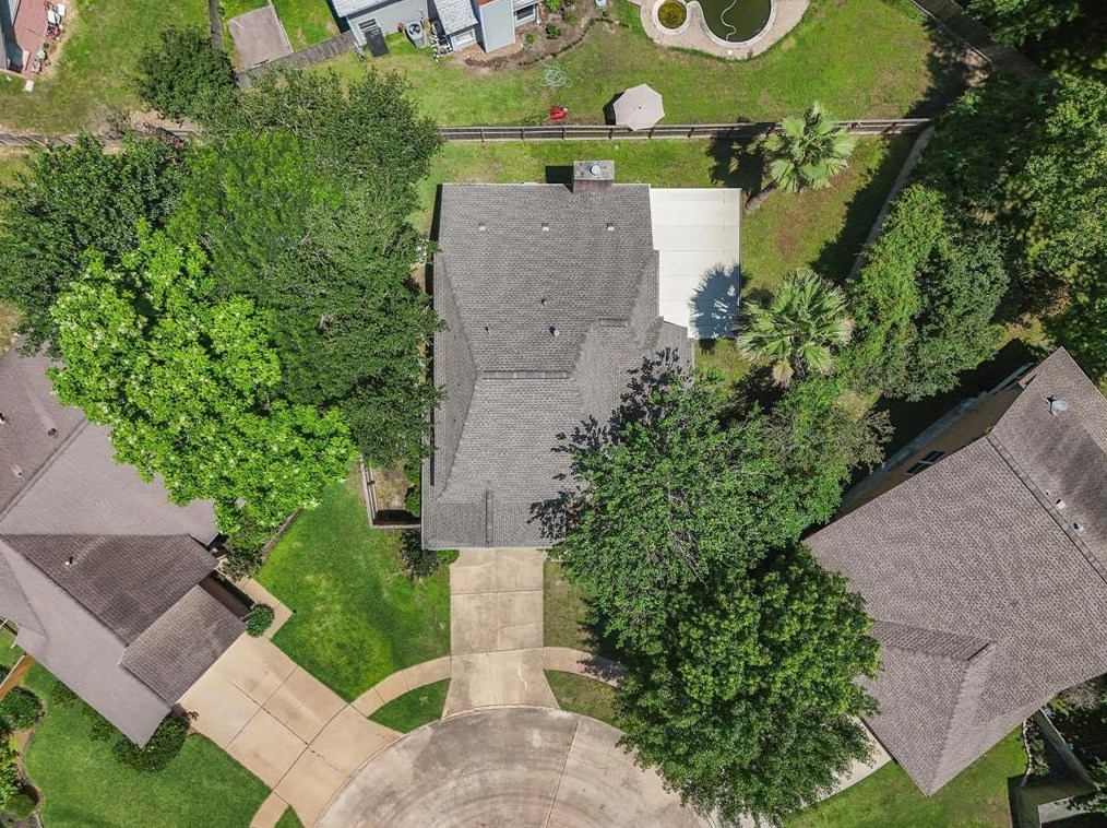 9819 Canterhurst Cir, Houston TX  77065-4370 exterior