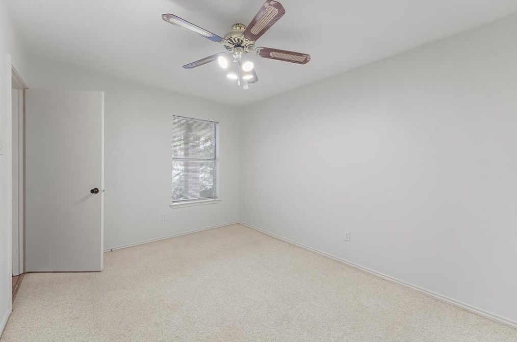 9819 Canterhurst Cir, Houston TX  77065-4370 exterior