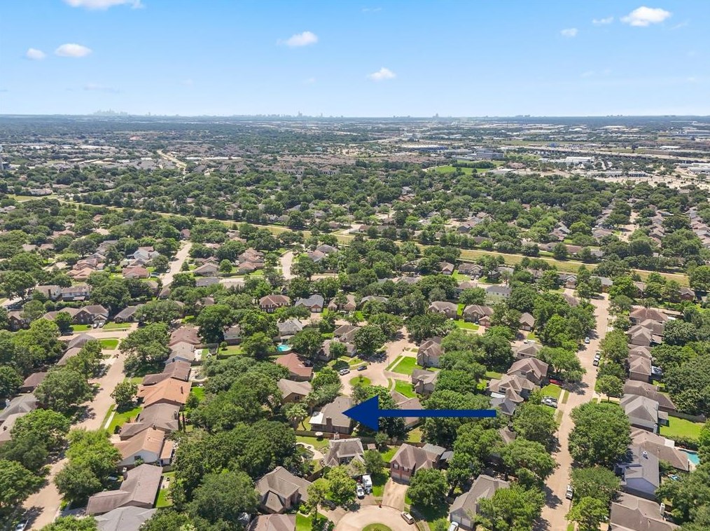 9819 Canterhurst Cir, Houston TX  77065-4370 exterior