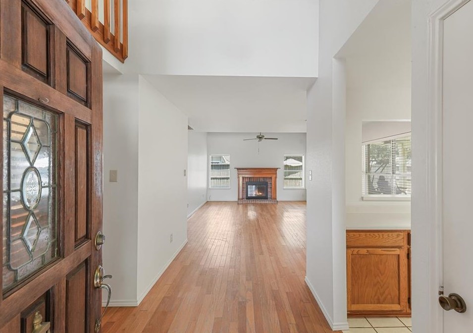 9819 Canterhurst Cir, Houston TX  77065-4370 exterior