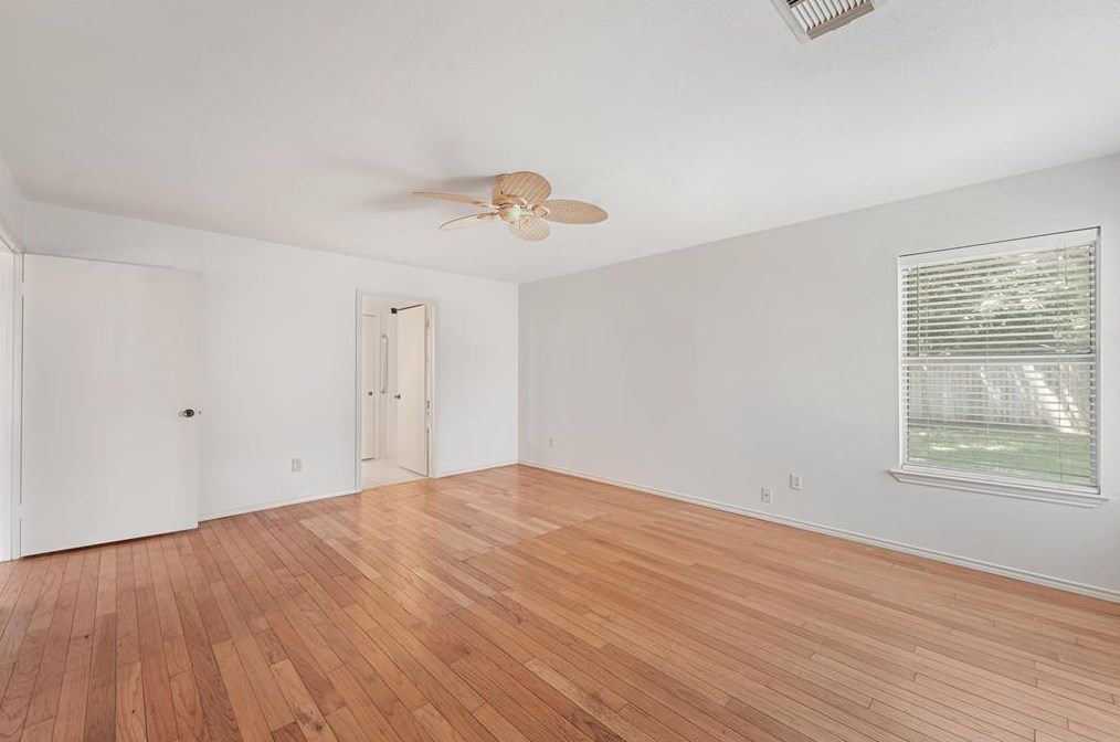 9819 Canterhurst Cir, Houston TX  77065-4370 exterior