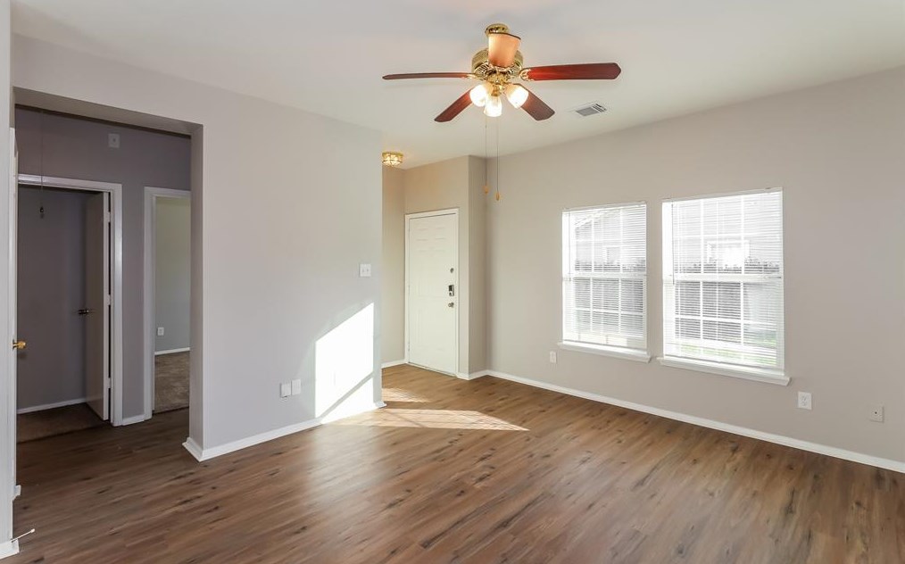 6415 Provident Green Dr, Katy TX  77449-2068 exterior