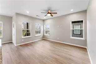 10317 Teneha Dr, Houston, TX 77033 - Photo 10