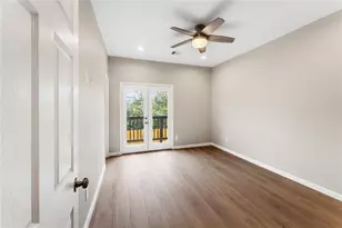 10317 Teneha Dr, Houston, TX 77033 - Photo 14