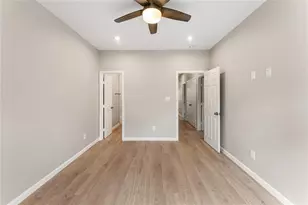 10317 Teneha Dr, Houston, TX 77033 - Photo 16