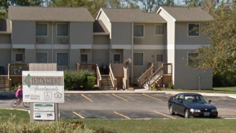 10 Clayton Ct, Winnebago, IL 61088-8568