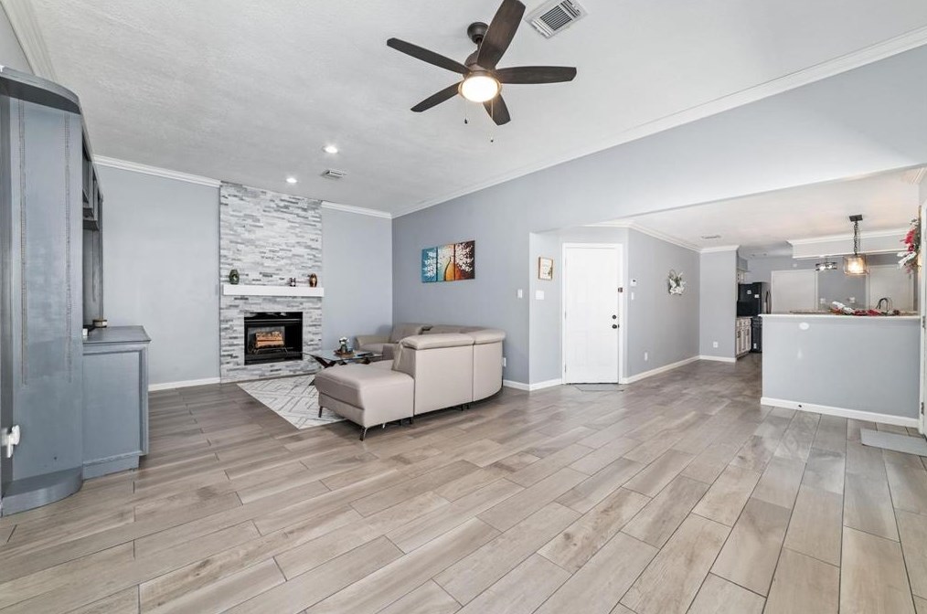 7919 Arbor Meadow Dr, Houston TX  77071-3218 exterior