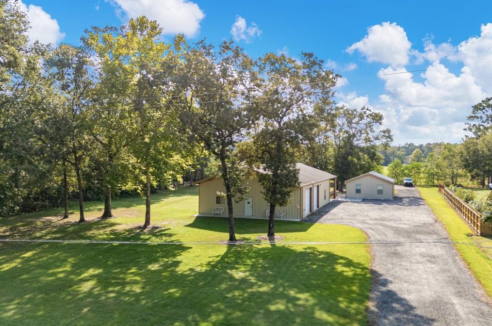 20400 Lakeside Dr, Porter, TX 77365