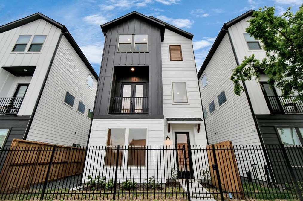 4541 Old Yale St, Houston, TX 77018