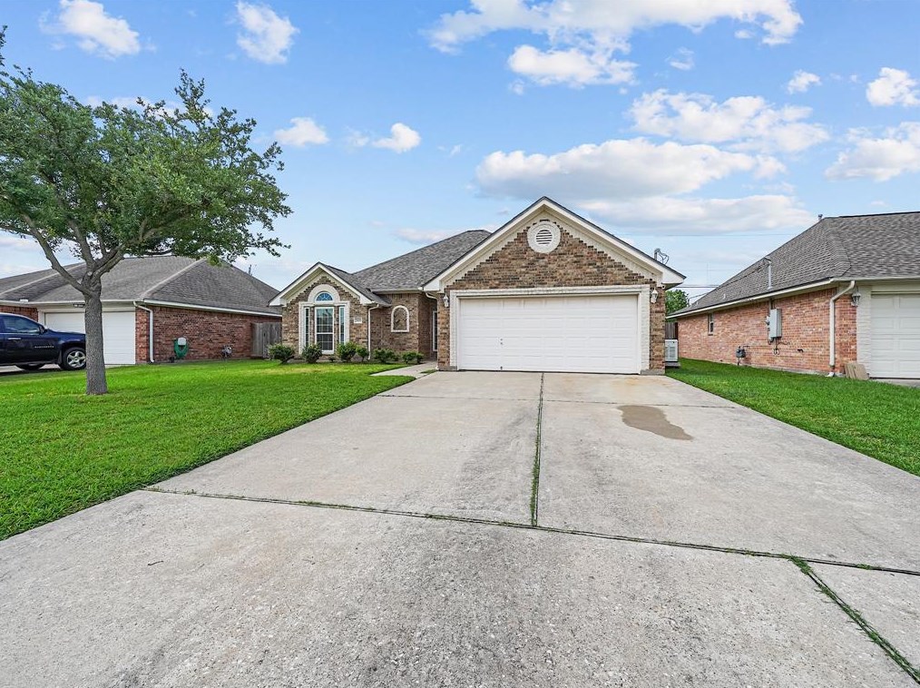 2906 31st Ave, Texas City, TX 77590-3880