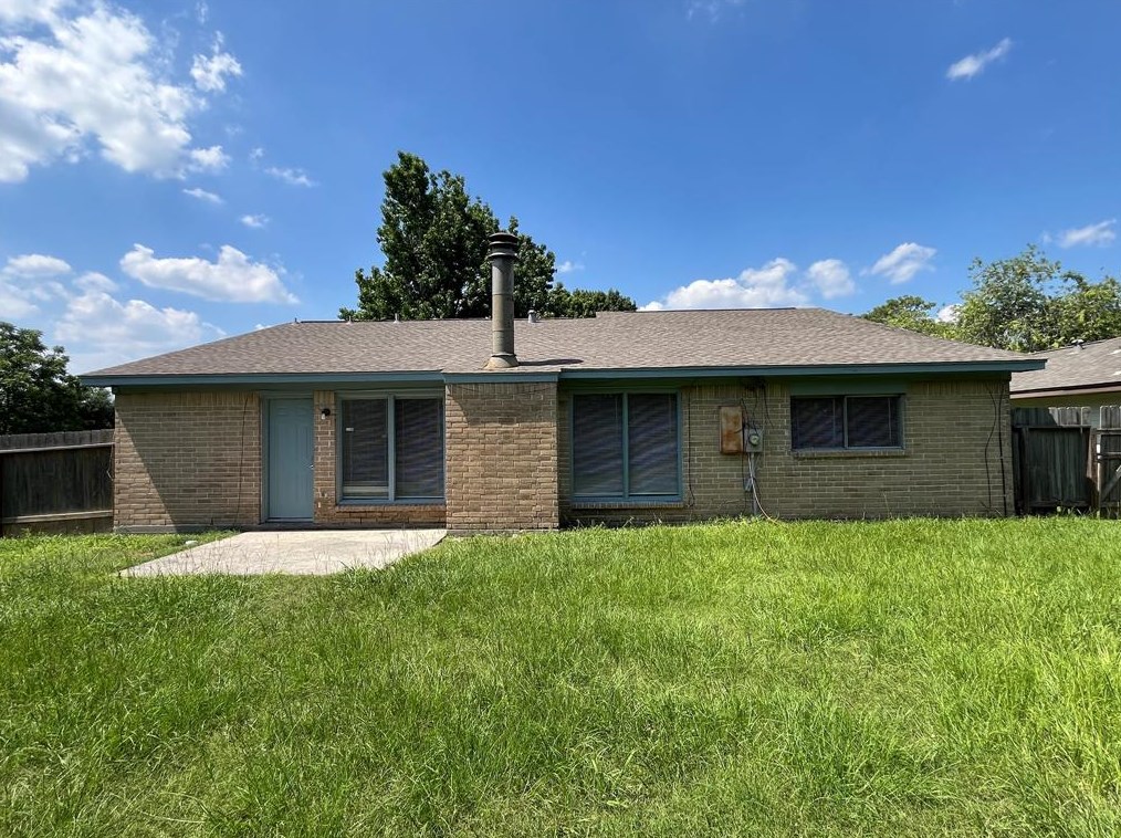 2423 Ravenwind Rd, Houston TX 77067-2723 exterior