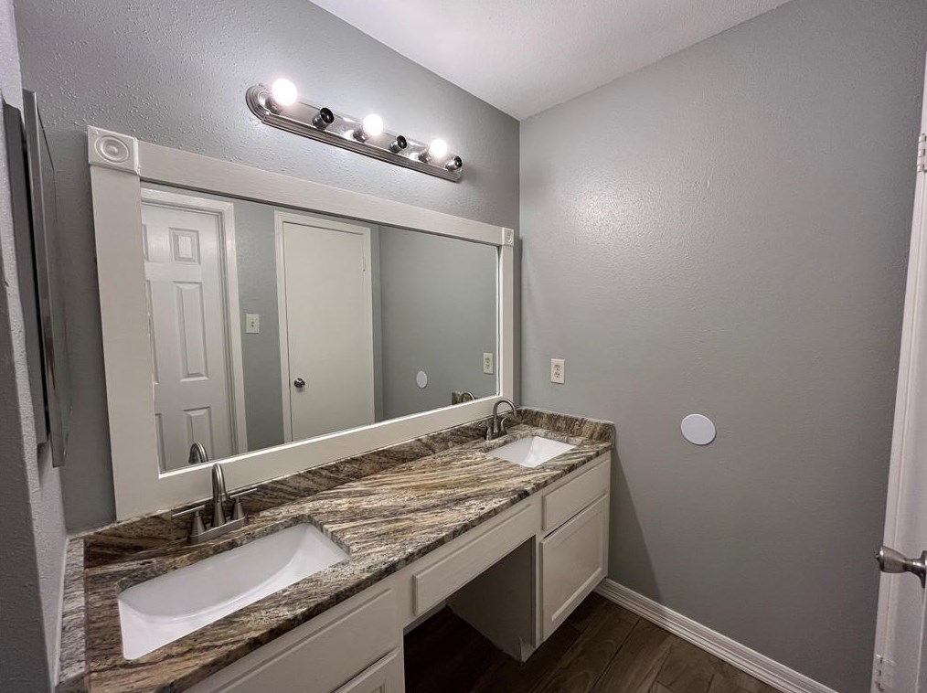 2423 Ravenwind Rd, Houston TX 77067-2723 exterior