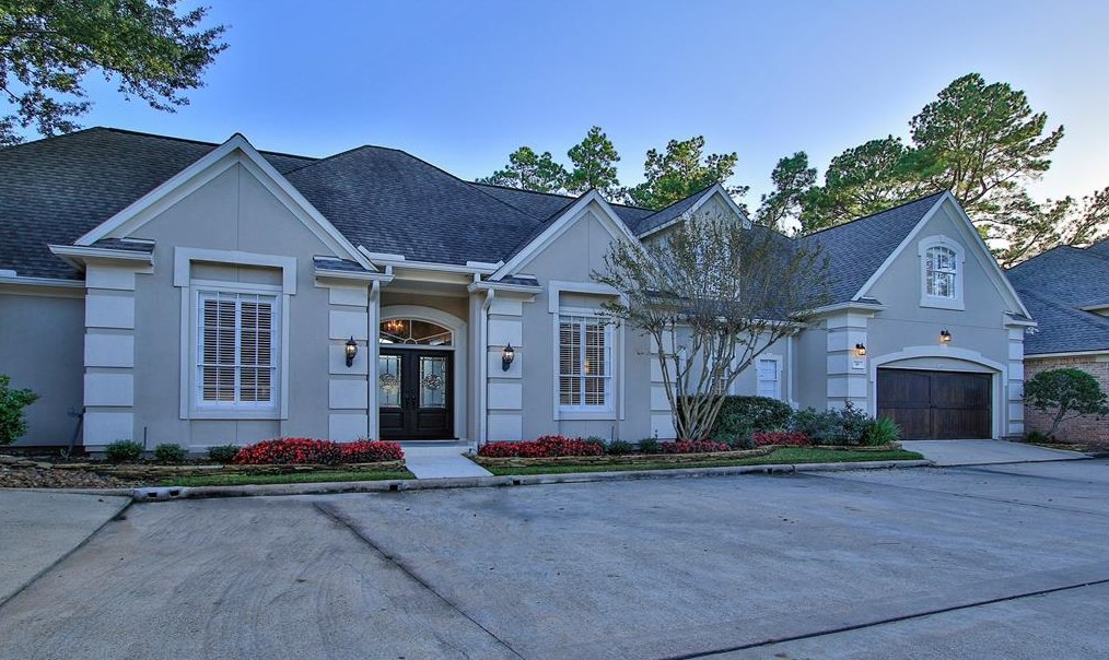 15 Champion Villa Dr, Houston, TX 77069-1422