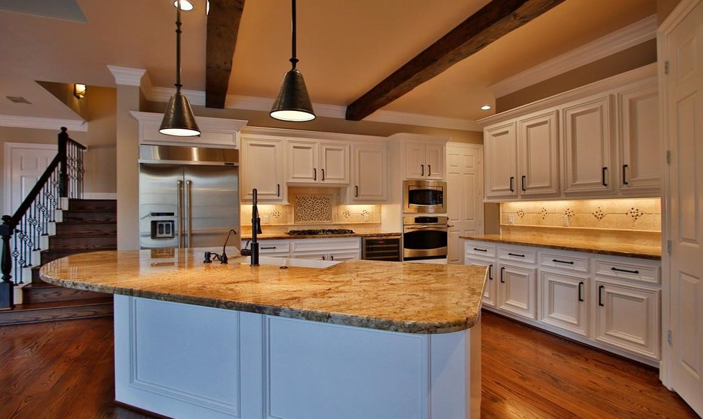 15 Champion Villa Dr, Houston TX  77069-1428 exterior