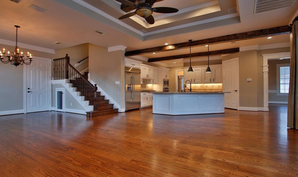 15 Champion Villa Dr, Houston TX  77069-1428 exterior