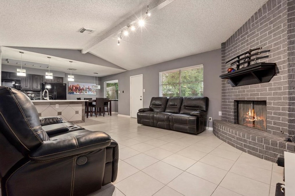 7431 Pierrepont Dr, Houston, TX 77040