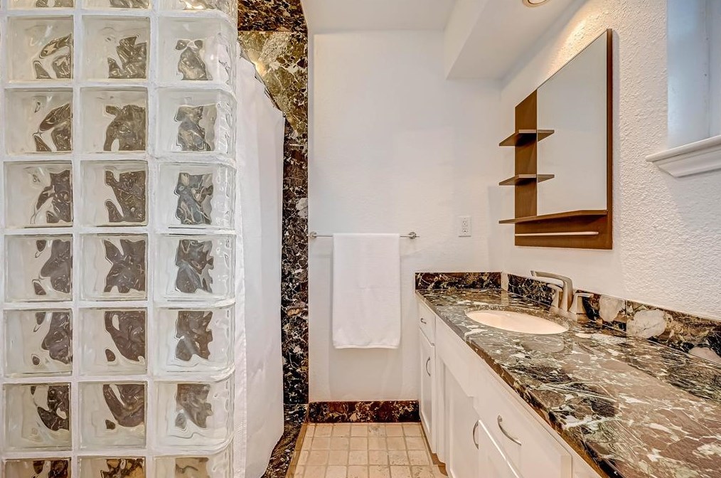 10926 Endicott Ln, Houston TX 77035-3120 exterior