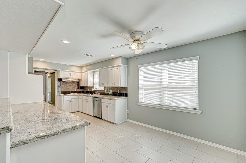 10926 Endicott Ln, Houston TX 77035-3120 exterior