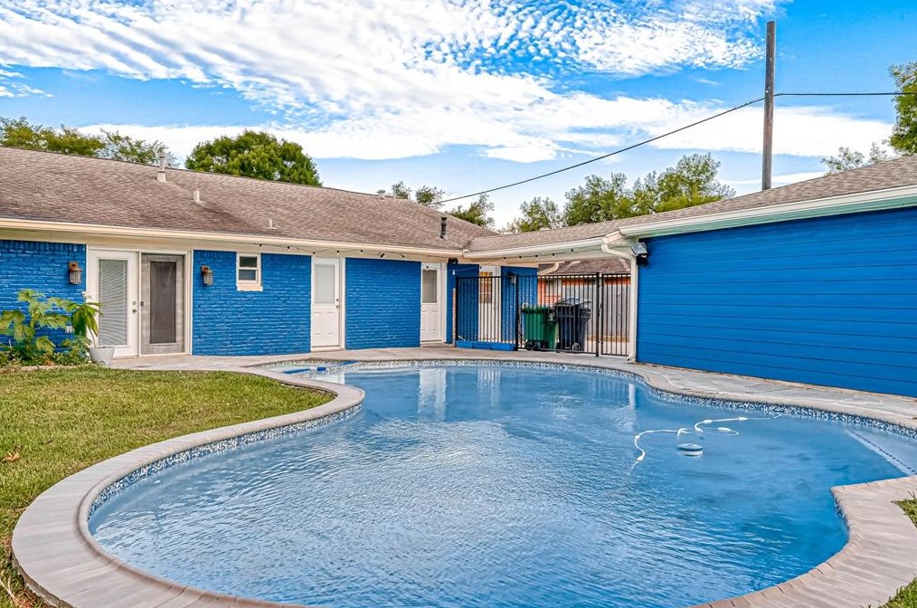 10926 Endicott Ln, Houston TX 77035-3120 exterior