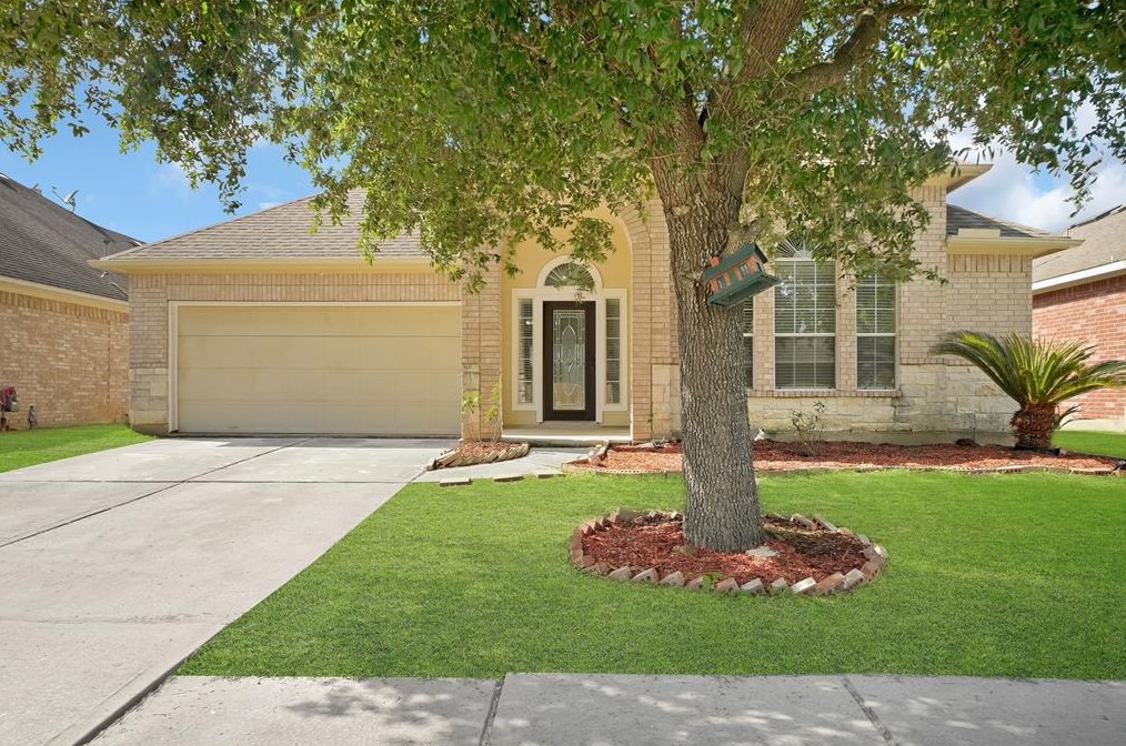 2906 Lemmingham Dr, Spring TX  77388-2568 exterior