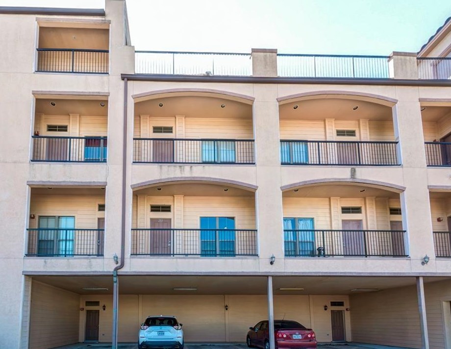 806 Jackson Hill St #203, Houston, TX 77007