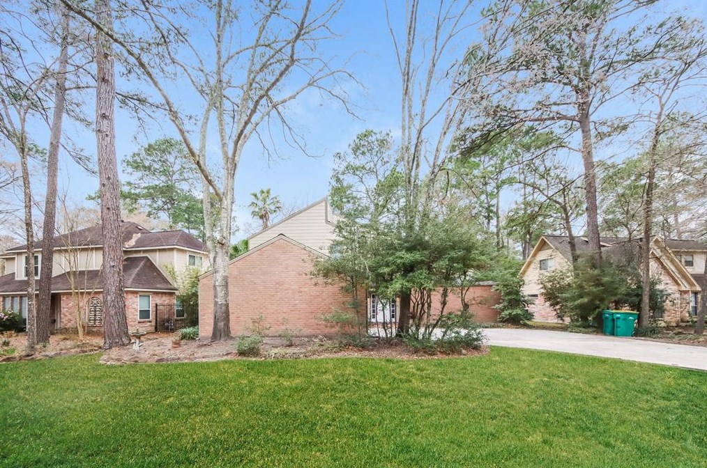 15 Ripple Rush Ct, Spring, TX 77381