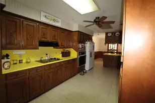 32226 Divot Dr, Waller, TX 77484 - Photo 12
