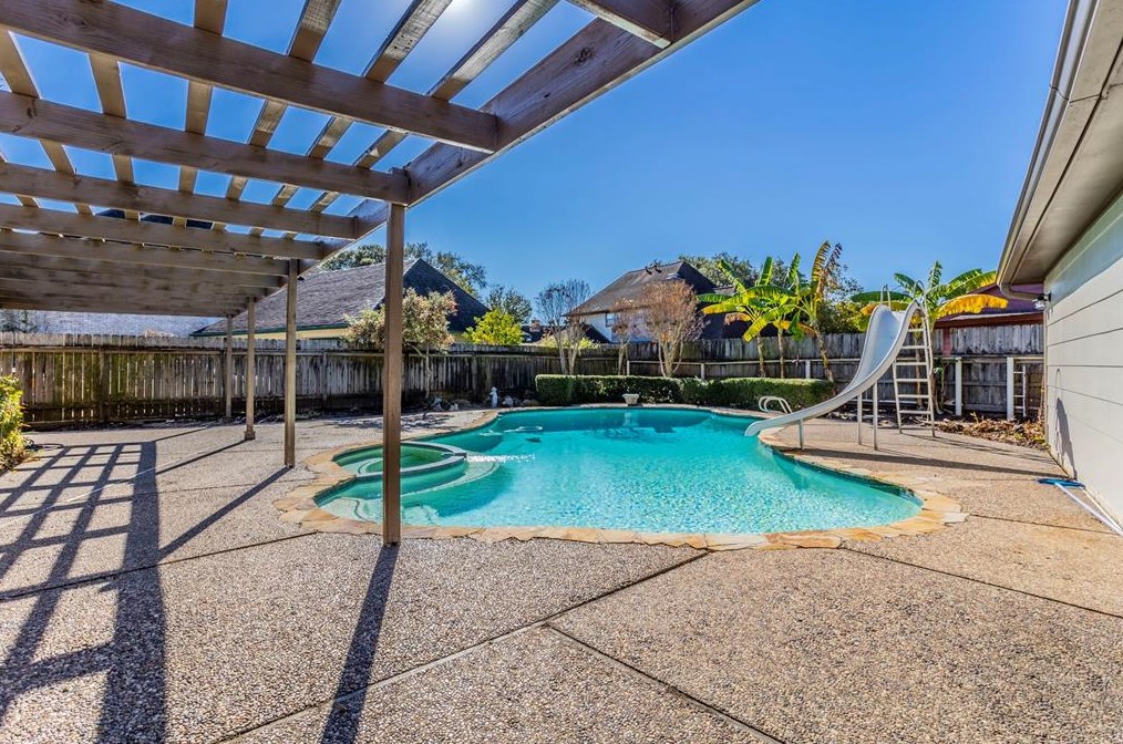 3946 Bolivia Dr, Pasadena TX 77504-2506 exterior