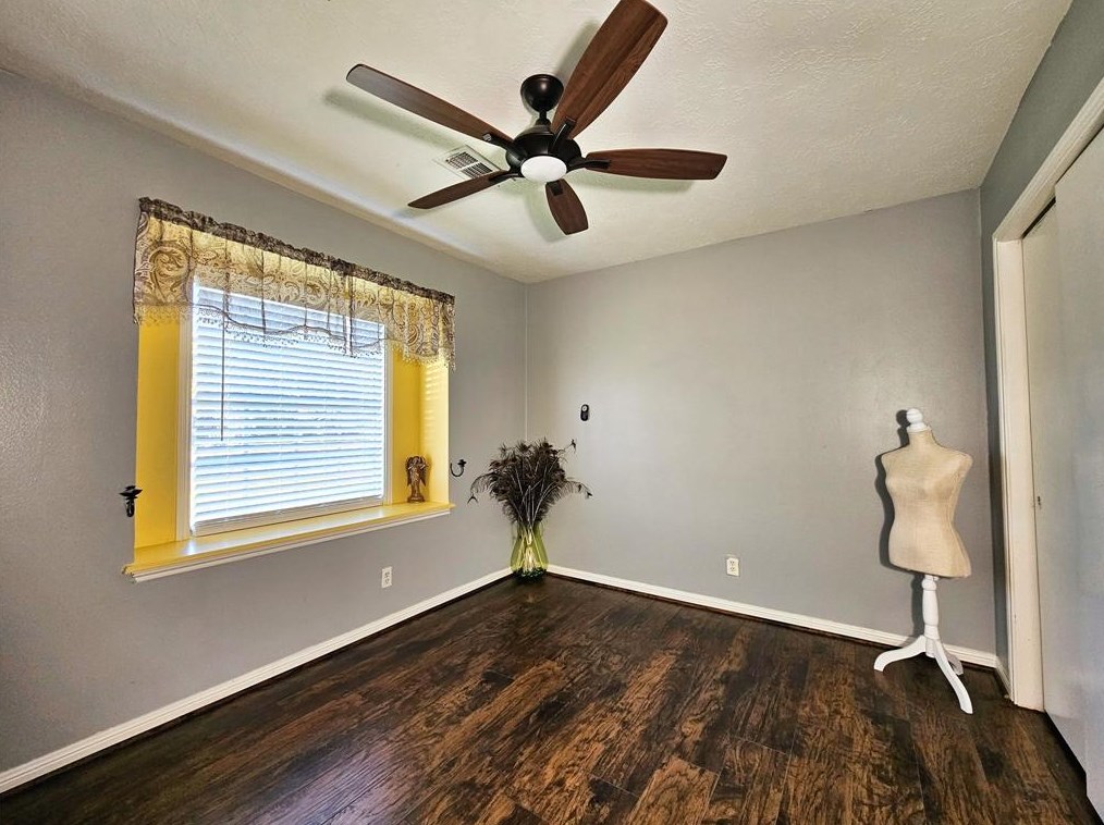 7710 Arrowhead Ln, Houston TX 77075-3706 exterior