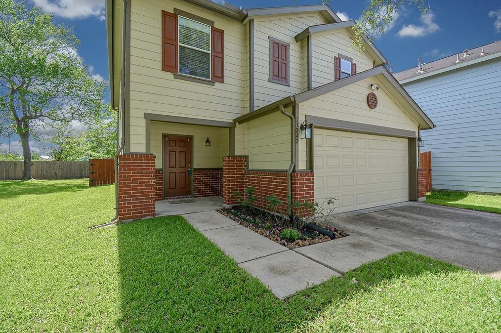 13242 Skyview Landing Dr, Houston, TX 77047-8106