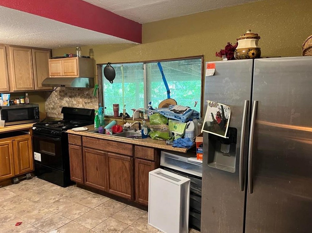 708 Alford St, Baytown, TX 77520-8010