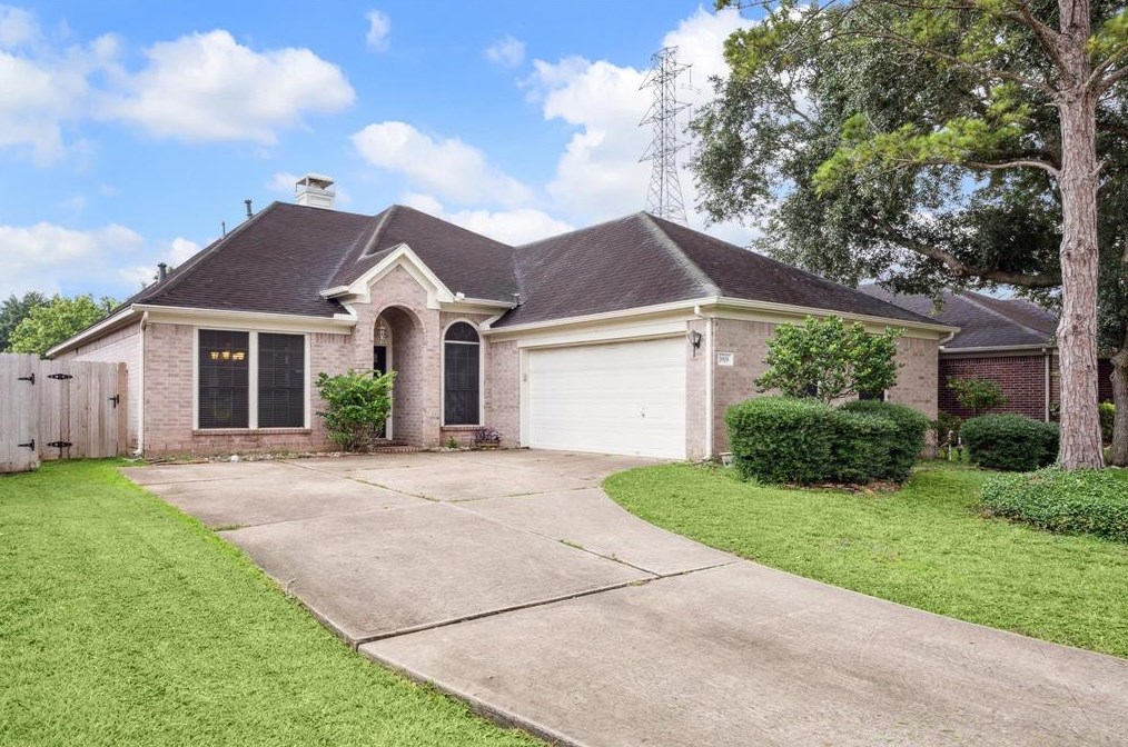 3906 Vinecrest Dr, Pearland, TX 77584