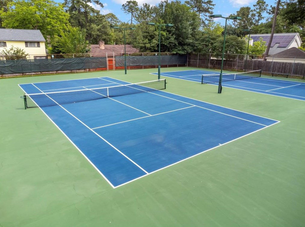 5315 Coral Gables Dr, Houston TX  77069-2602 exterior