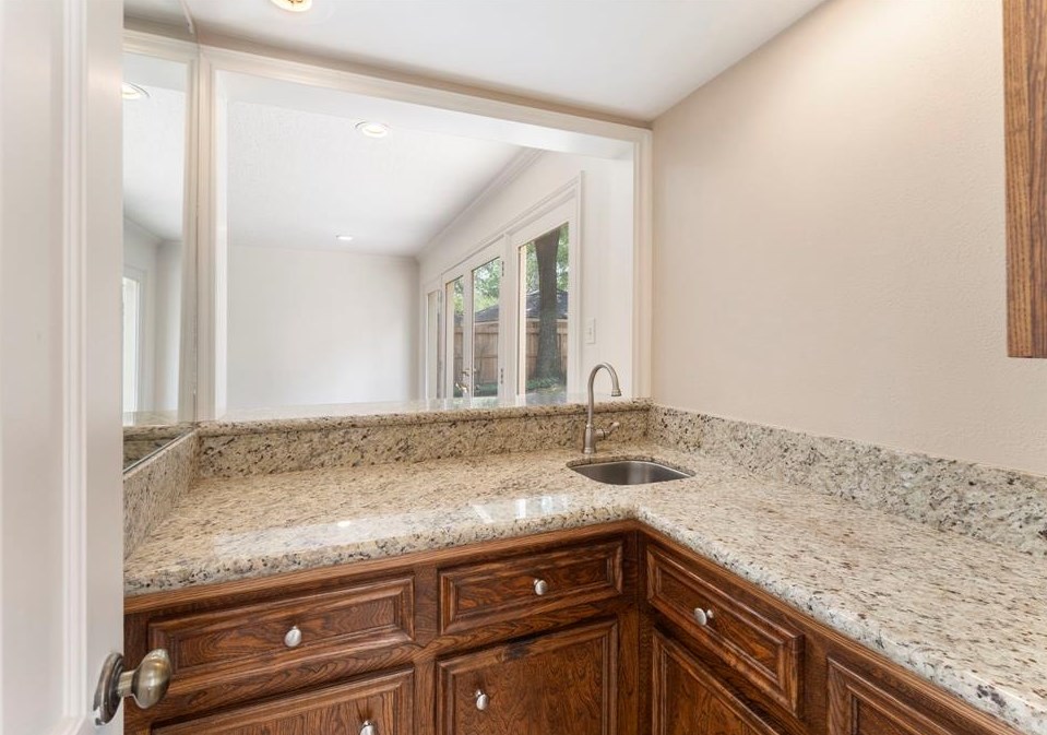 5315 Coral Gables Dr, Houston TX  77069-2602 exterior