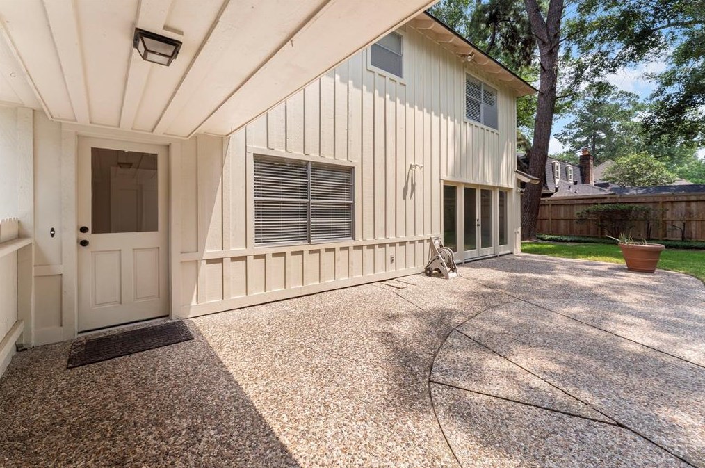 5315 Coral Gables Dr, Houston TX  77069-2602 exterior