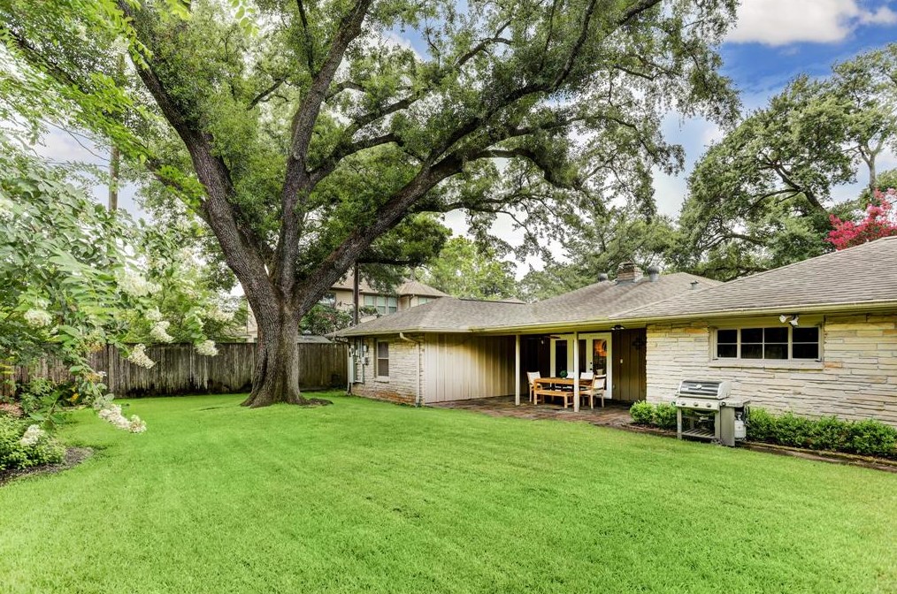 9310 Olathe St, Houston TX  77055-4408 exterior