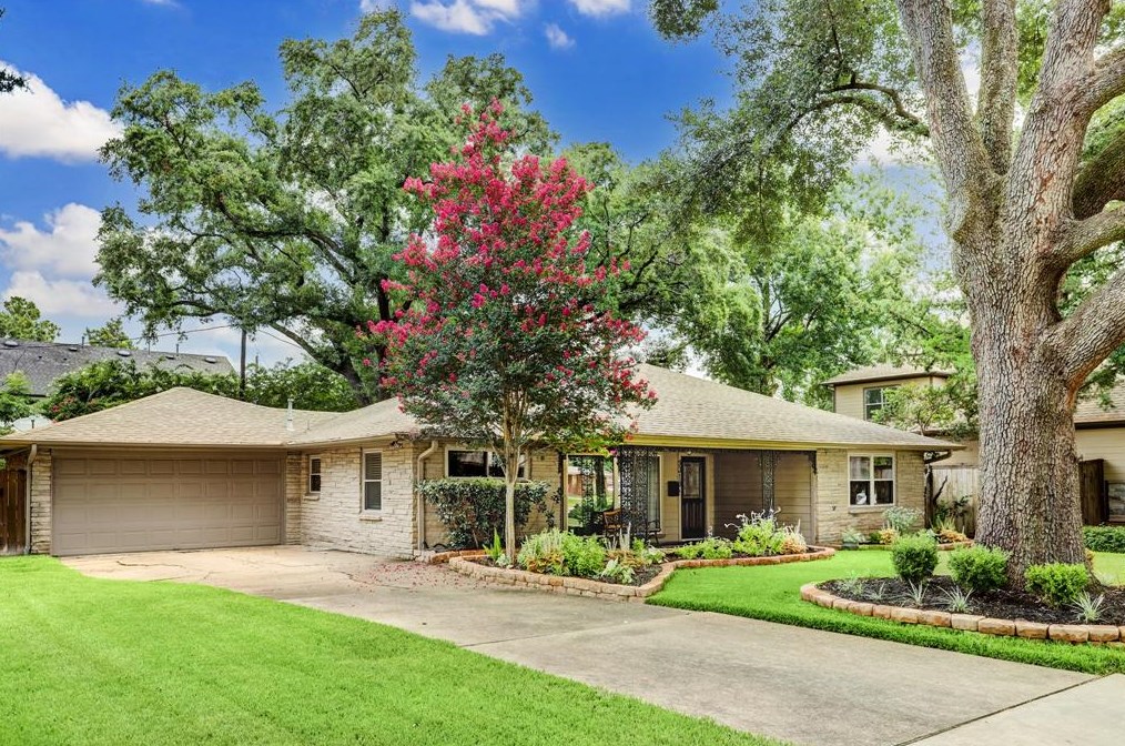 9310 Olathe St, Houston, TX 77055-4409